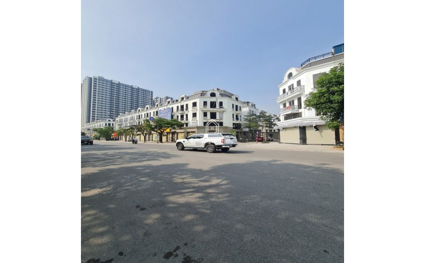 Nhà hoàn thiện 5 tầng 90m2 đường 30m cho bác nào thuê KD tại Trâu Quỳ, Gia Lâm. Lh 0989894845